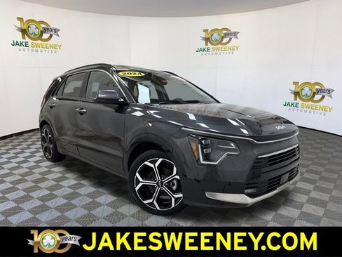 Used 2024 Kia Niro SX Touring image 1