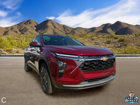 Certified 2025 Chevrolet Trax LT w/ Driver Confidence Package FWD image 5