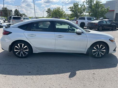 Used 2024 Honda Civic EX-L image 4