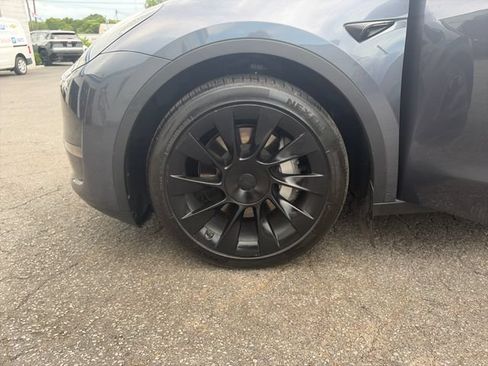 Used 2023 Tesla Model Y Long Range AWD/4WD image 22