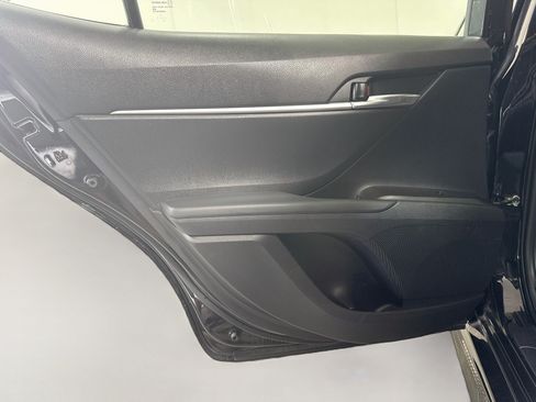 Used 2022 Toyota Camry SE FWD image 25