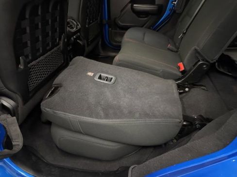 Used 2021 Jeep Wrangler Unlimited Rubicon image 6