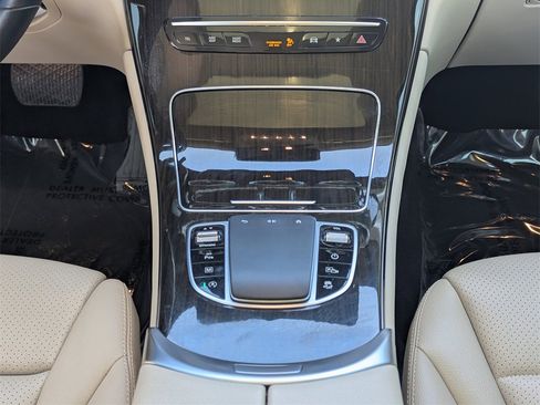 Used 2022 Mercedes-Benz GLC 300 GLC 300 w/ Premium Package Lite image 13