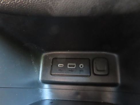 Used 2019 Chevrolet Equinox LT AWD/4WD image 26