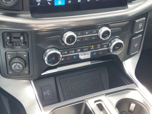 Used 2024 Ford F150 Platinum w/ Equipment Group 702A High AWD/4WD image 18