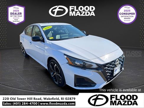 Used 2023 Nissan Altima 2.5 SR w/ SR Premium Package image 7