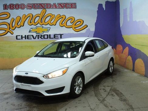 Used 2016 Ford Focus SE image 2