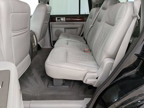 Used 2006 Lincoln Navigator Luxury AWD/4WD image 25