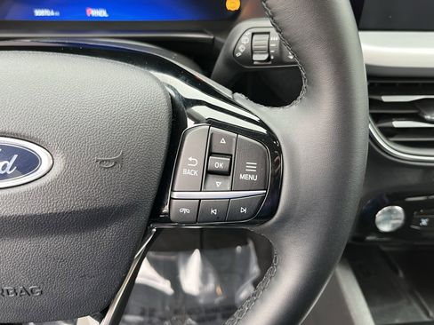 Used 2024 Ford Escape Platinum image 17