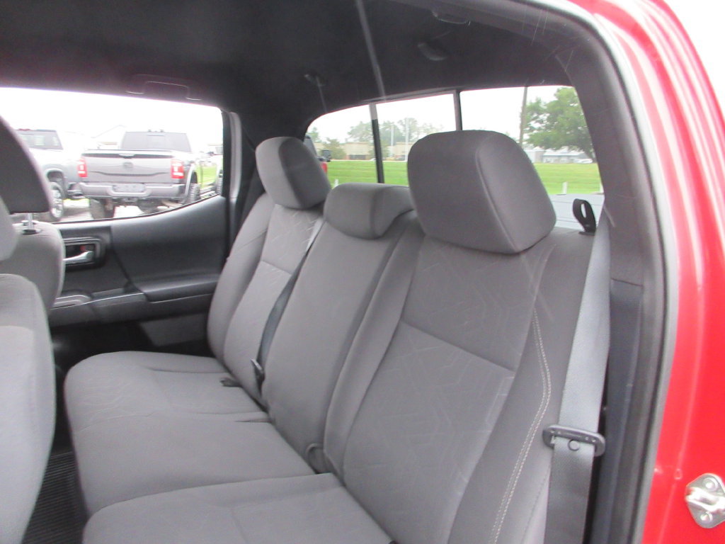 Used 2018 Toyota Tacoma TRD Sport AWD/4WD image 20