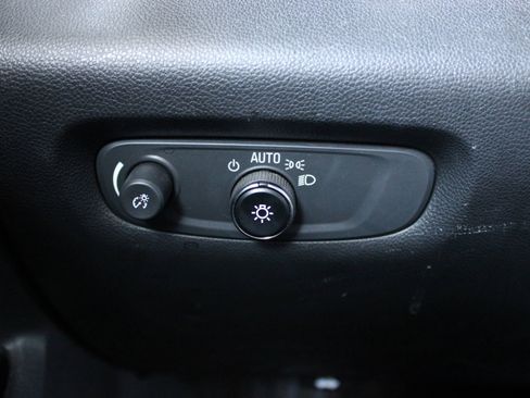 Used 2023 Chevrolet Traverse LT image 25