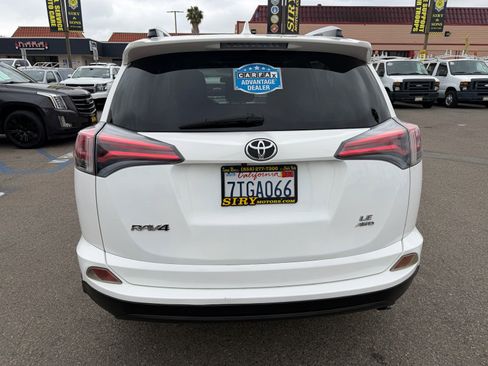 Used 2016 Toyota RAV4 LE AWD/4WD image 4