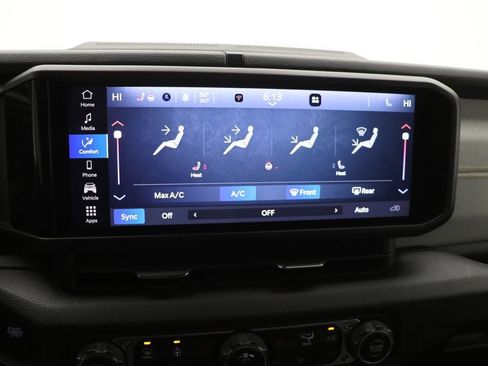 Used 2024 Jeep Wrangler Unlimited image 22