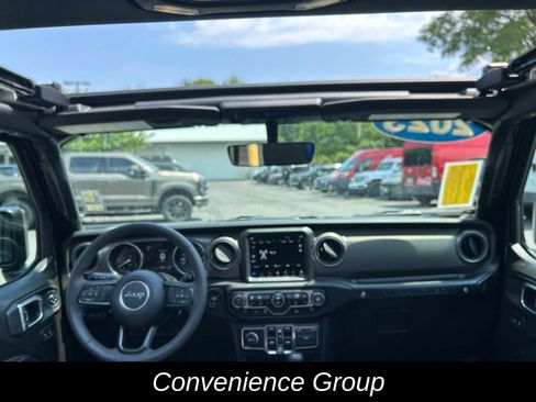 Used 2023 Jeep Wrangler Unlimited w/ Sun & Screen Package AWD/4WD image 12