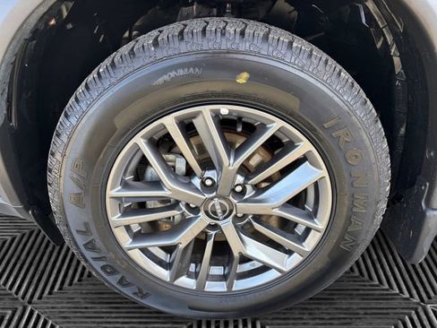 Used 2023 Nissan Rogue S image 14