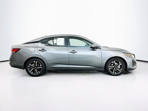 Used 2024 Nissan Sentra SV FWD image 10