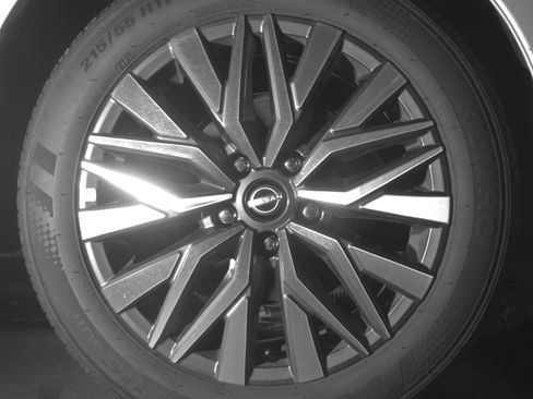 Used 2025 Nissan Altima 2.5 SV FWD image 15