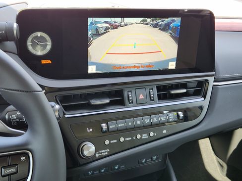 New 2025 Lexus ES 300h w/ Premium Package image 12