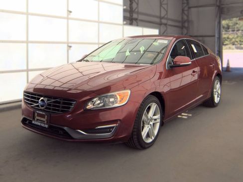 Used 2014 Volvo S60 T5 w/ Climate Package FWD image 4
