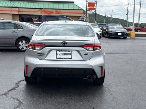 Used 2025 Toyota Corolla SE FWD image 4