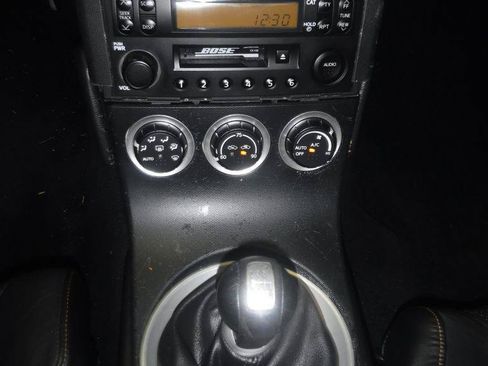 Used 2005 Nissan 350Z Grand Touring RWD image 29