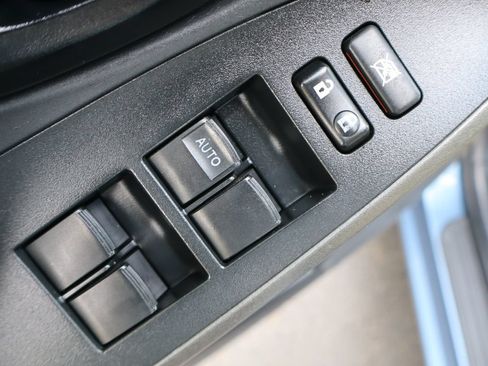 Used 2011 Toyota RAV4 4WD w/ Upgrade Value Pkg image 28