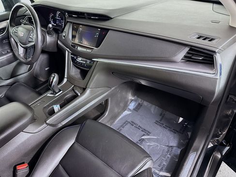 Used 2017 Cadillac XT5 Luxury image 30