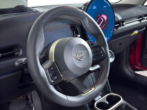 Certified 2025 MINI Cooper 2-Door Hardtop FWD image 13