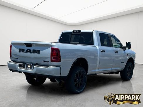 New 2026 RAM 2500 Big Horn AWD/4WD image 4