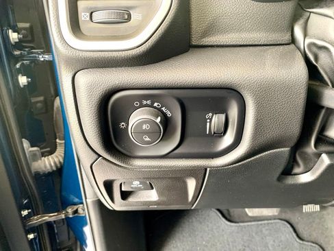 Used 2023 RAM 1500 Big Horn AWD/4WD image 28