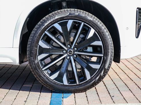 Certified 2026 Volvo XC90 B5 Plus w/ Protection Package image 10