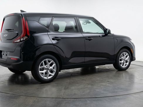 Used 2025 Kia Soul LX w/ LX Technology Package image 9