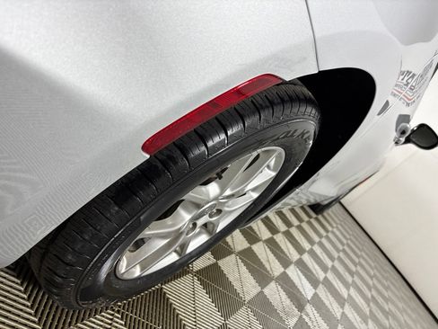 Used 2024 Chrysler Pacifica Touring-L FWD image 31