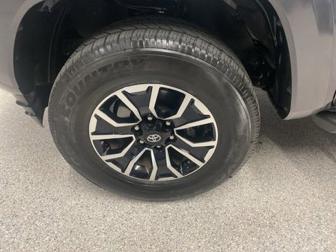 Used 2023 Toyota Tacoma TRD Sport image 11