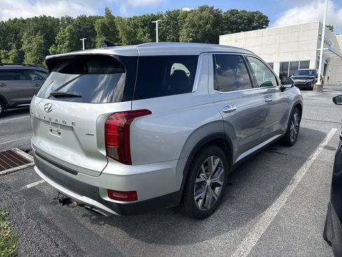 Used 2021 Hyundai Palisade SEL w/ Premium Package AWD/4WD image 3