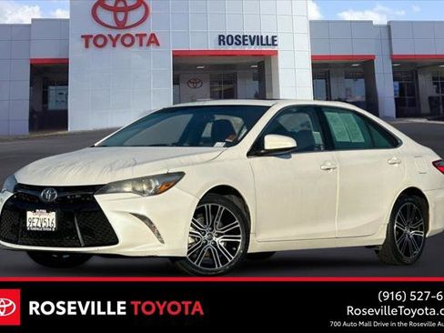 Certified 2016 Toyota Camry SE image 1