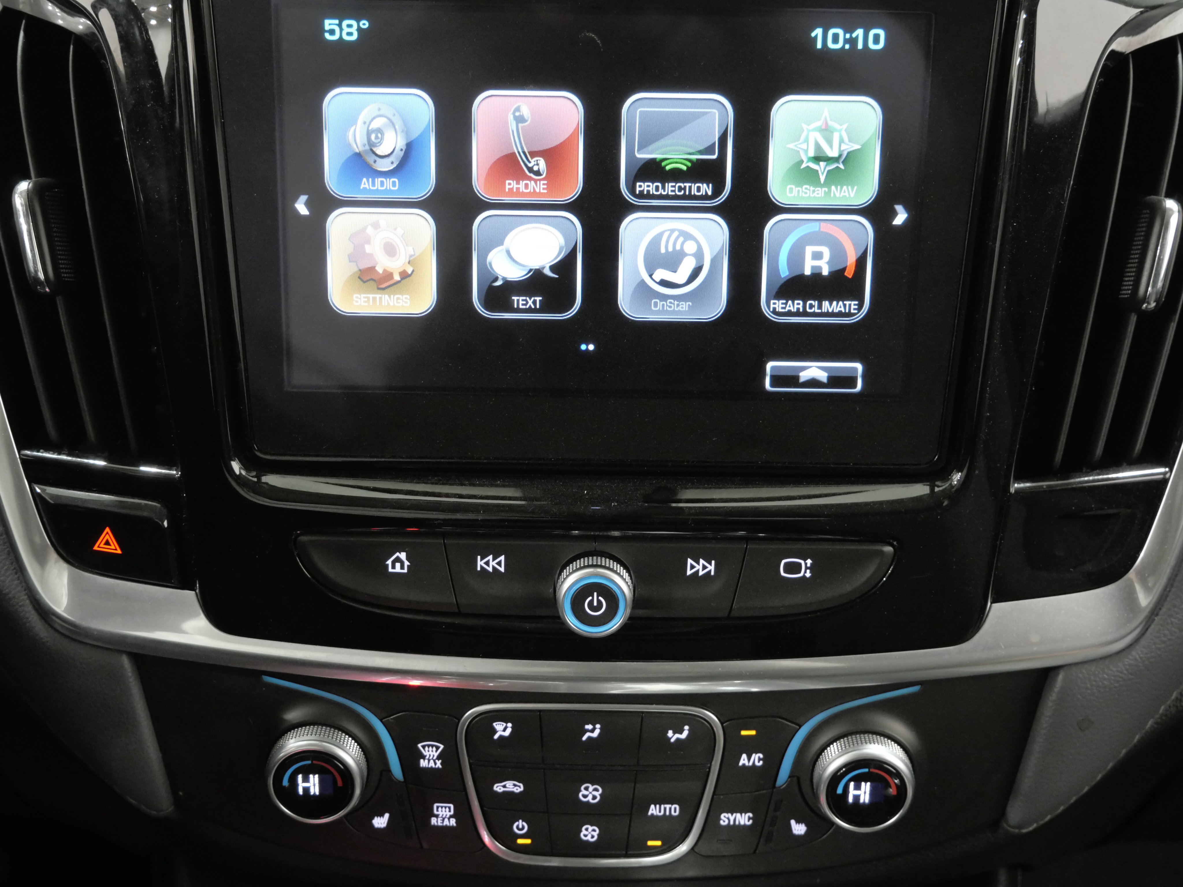 Used 2019 Chevrolet Traverse LT FWD image 20