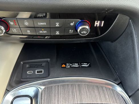 Used 2024 Buick Enclave Avenir image 29