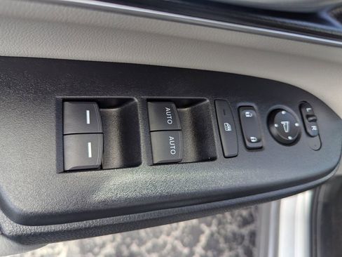 Used 2022 Honda CR-V EX-L image 16