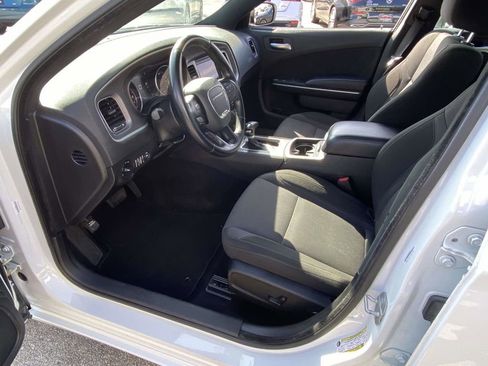 Used 2022 Dodge Charger SXT image 12