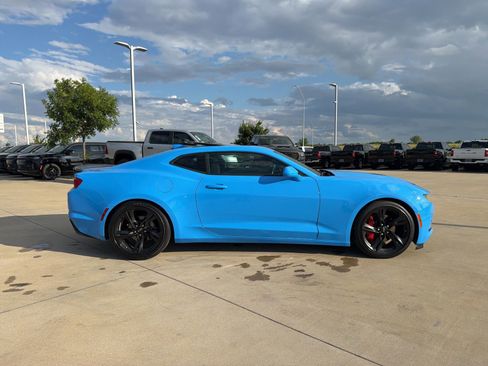 Used 2023 Chevrolet Camaro LT w/ Technology Package RWD image 6