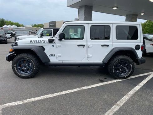 Used 2023 Jeep Wrangler Unlimited w/ Sun & Screen Package AWD/4WD image 9