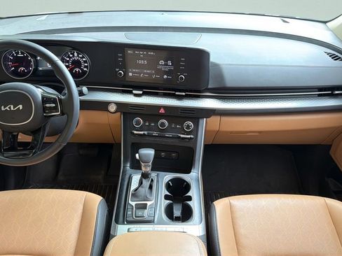 Used 2024 Kia Carnival LX FWD image 10