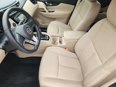 Used 2017 Nissan Rogue SL image 13