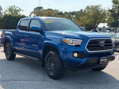 Used 2018 Toyota Tacoma SR5 RWD image 4