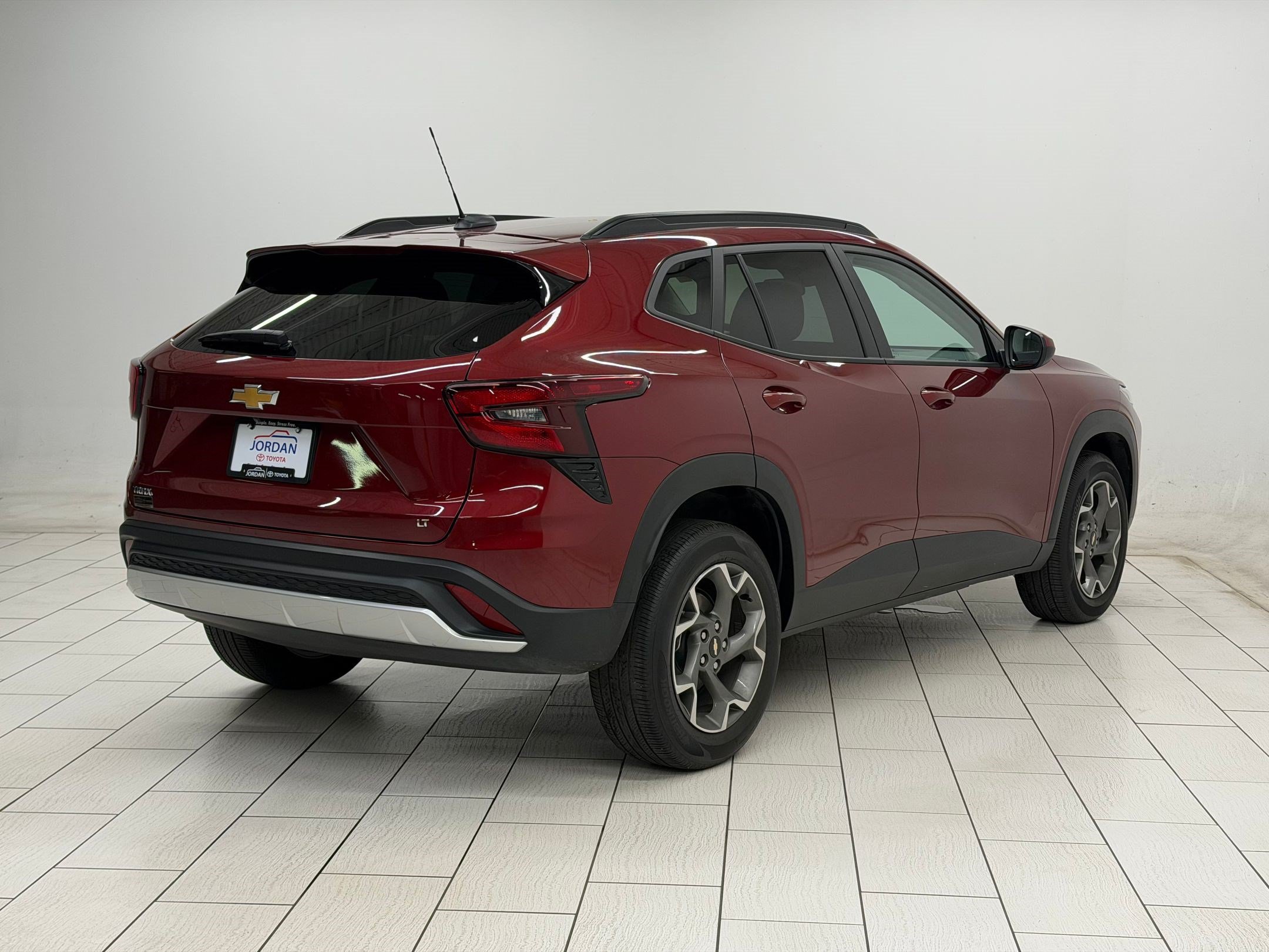 Used 2025 Chevrolet Trax LT FWD image 7