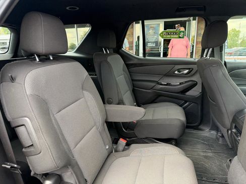 Used 2023 Chevrolet Traverse LT w/ Midnight/Sport Edition AWD/4WD image 23