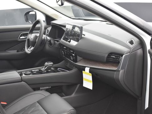 New 2026 Nissan Rogue Platinum w/ Platinum Premium Package image 6