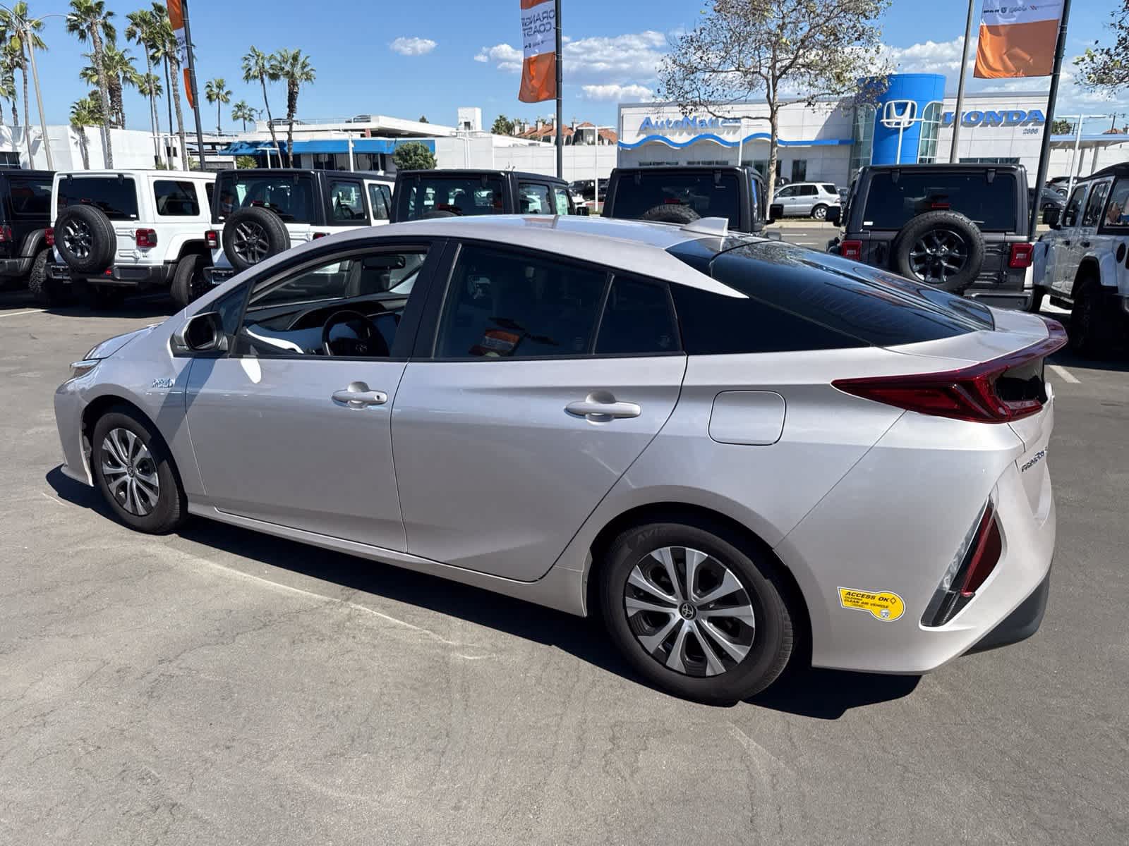 Used 2022 Toyota Prius Prime XLE FWD image 18