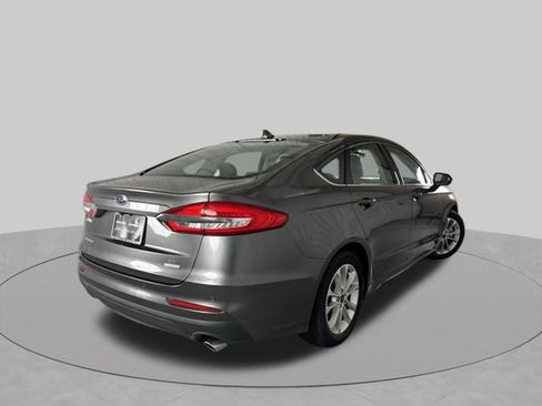 Used 2019 Ford Fusion SE FWD image 7